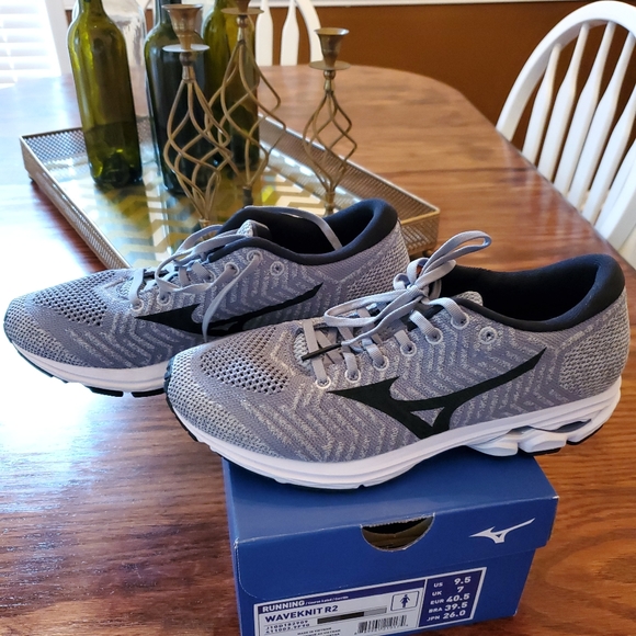 mizuno women's waveknit r2 running shoe